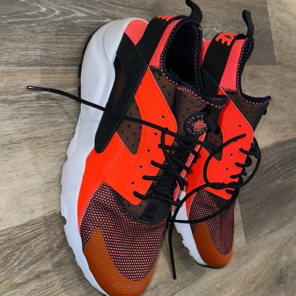 Nike Air Hurache - image 4